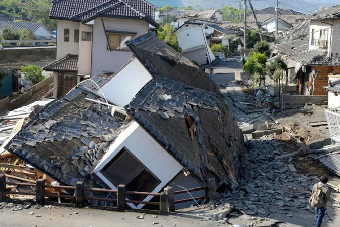 Obispos de Japón asisten a víctimas de terremoto