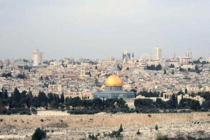 Con 100 campanadas iglesias de Jerusalén recuerdan genocidio armenio