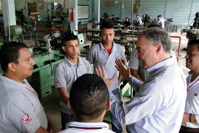 Revolución y tráfico de armas: La Honduras que Tim Kaine vivió en su juventud