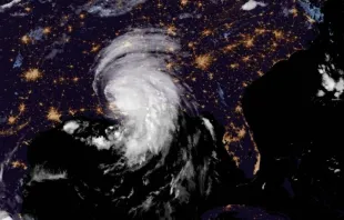 Ida, degradada a tormenta tropical, en el sur de Estados Unidos en la madrugada del lunes 30 de agosto. Crédito: NASA. 
