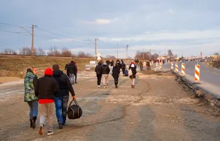Refugiados de Ucrania llegan a la estación de tren de Przemyśl, en el este de Polonia | Crédito: Caritas Polonia 