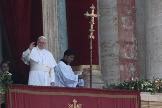 El Papa pide acabar con las guerras, ayudar a los refugiados y proteger a los más débiles