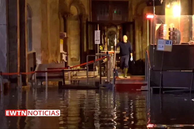 Se inunda emblemática Basílica de San Marcos en Venecia