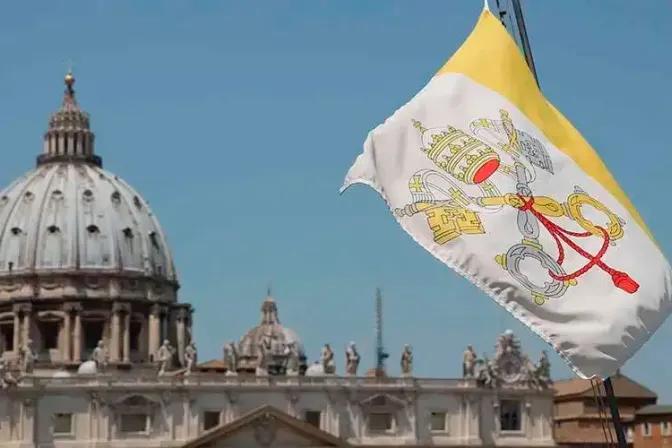 ¿Se usó el Óbolo de San Pedro para inversiones del Vaticano?