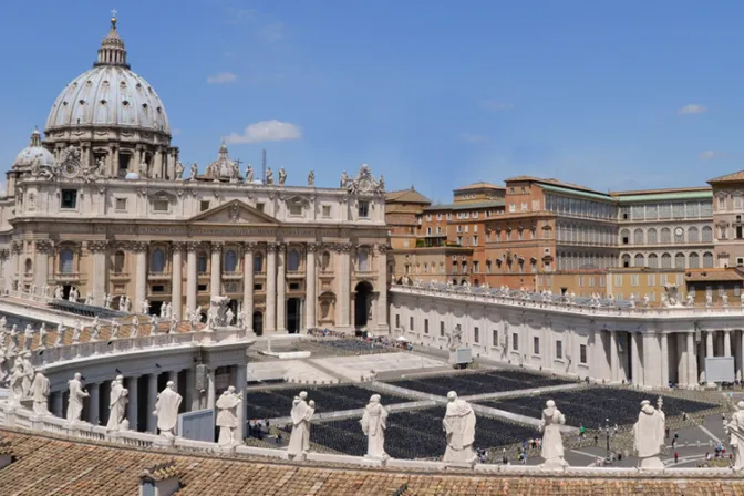 Cardenal Muller recibe al líder de los lefebvristas en el Vaticano