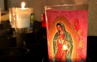 Imagen referencial / Veladora con imagen de la Virgen de Guadalupe. Crédito: David Ramos / ACI Prensa. 