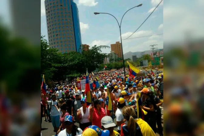 Obispo admite sospechas de interferencia caribeña en crisis de Venezuela