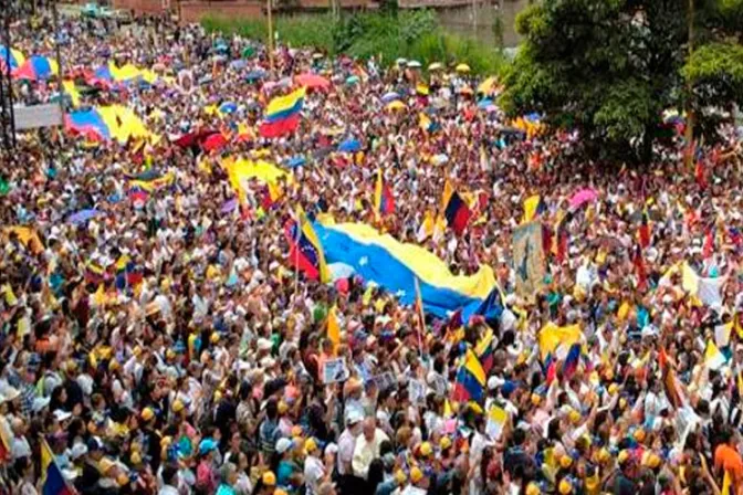 Venezuela: Cardenal Urosa pide cero violencia en consulta popular este domingo