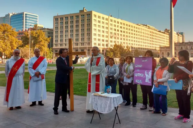 Trabajadores realizan Vía Crucis en Santiago de Chile [FOTOS]