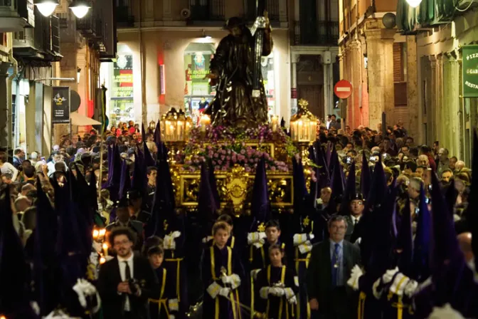 “No se puede amar las procesiones sin amar a Cristo”, recordó Cardenal