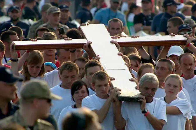 VIDEO Y FOTOS: El impresionante Vía Crucis de los jóvenes en la JMJ Cracovia 2016