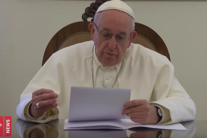 Papa Francisco pide a jóvenes usar responsablemente su tiempo de vacaciones