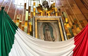Imagen original de la Virgen de Guadalupe en su Santuario en Ciudad de México. Foto: David Ramos / ACI Prensa. 