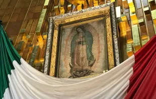 Imagen original de la Virgen de Guadalupe en su santuario en Ciudad de México. Foto: David Ramos / ACI Prensa. 
