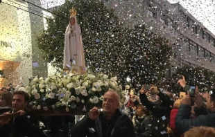 Virgen de Fu00e1tima / Foto: Misiu00f3n Fu00e1tima Argentina - Parroquia Nuestra Seu00f1ora de Fu00e1tima Mar del Plata 