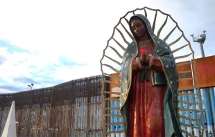 Imagen de la Virgen de Guadalupe en Tijuana, en la frontera de Estados Unidos y México. Foto: Unión de Voluntades. 