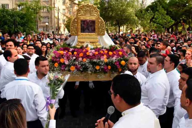 Más de 2.000 venezolanos en Chile festejan a la Virgen de Chiquinquirá 