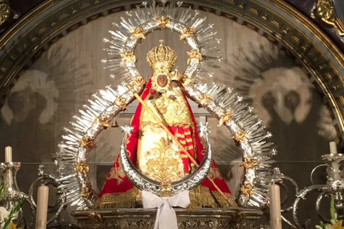 España: Miles votaron por correo para ir a romería de la Virgen en día de elecciones