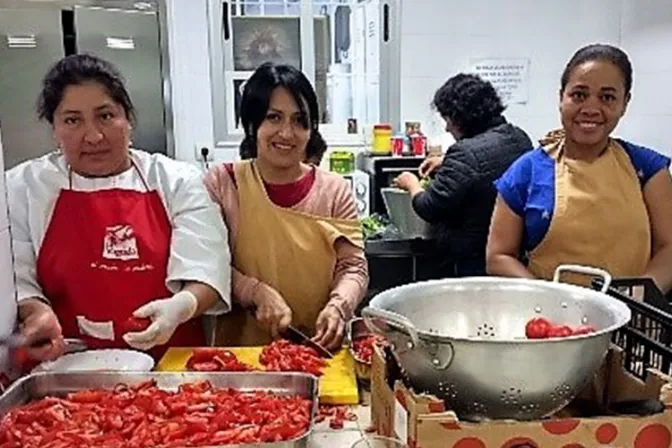 Parroquia en Madrid dio de comer a más de 160 personas al día durante casi un año