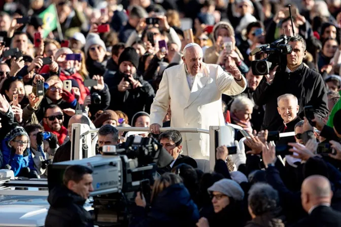 Catequesis del Papa sobre la incompatibilidad de la fe cristiana con la magia