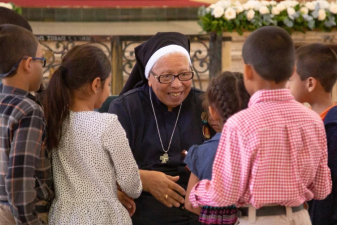 Estrenan película que explora la increíble vida de la “Madre Teresa” de Honduras