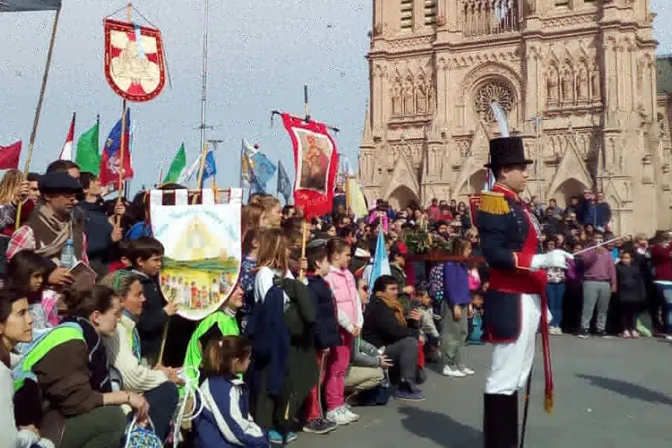 10º Peregrinación Nuestra Señora de la Cristiandad llega a Luján con 1.100 fieles