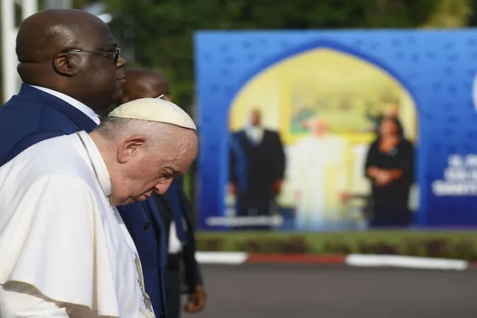 Rotunda petición del Papa Francisco: ¡Basta de asfixiar a África!