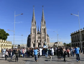 50 años de la Peregrinación más multitudinaria de Argentina: La Virgen de Luján llama a sus hijos a la unidad