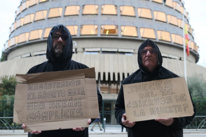 Piden parar el debate en el Constitucional sobre el aborto por dudas de parcialidad