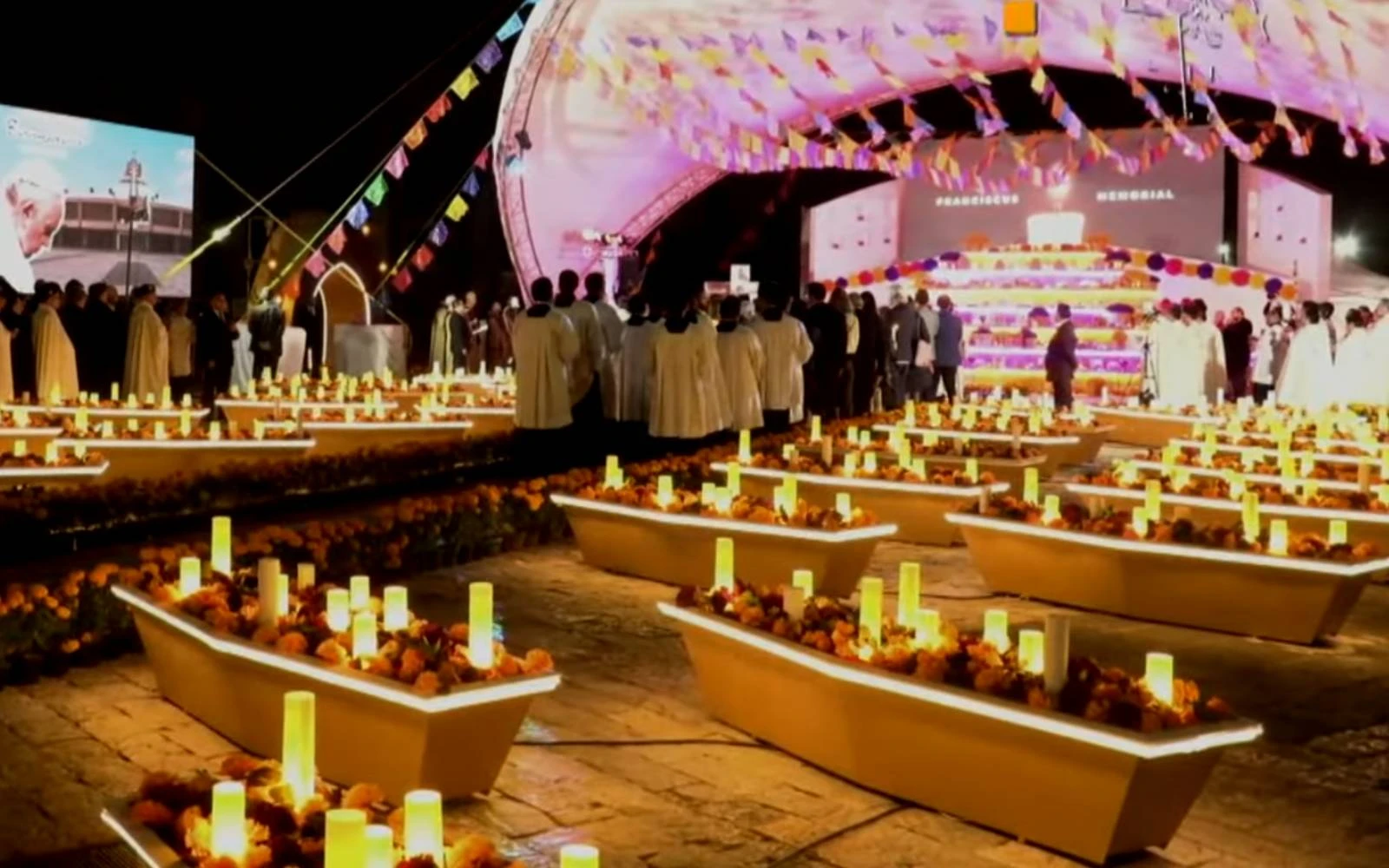 Inauguración del Memorial Papa Francisco en el atrio de la Basílica de Guadalupe, donde se realizó una ofrenda o altar de muertos.?w=200&h=150