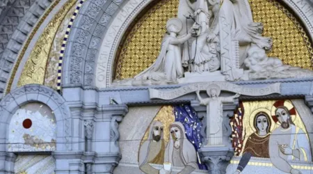 Mosaicos del P. Marko Rupnik en Lourdes