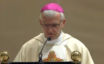 Mons. Timothy John Costelloe, Arzobispo de Perth (Australia) en la Misa del retiro previo del Sínodo de la Sinodalidad, celebrada en la Basílica de San Pedro.