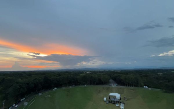 Atardecer desde la cima de la Basílica. Se ve la explanada del Santuario y la sabana guanareña, desde el lugar preciso de la segunda aparición de la Virgen, el 8 de septiembre de 1652. Crédito: Andrés Henríquez/ACI Prensa.