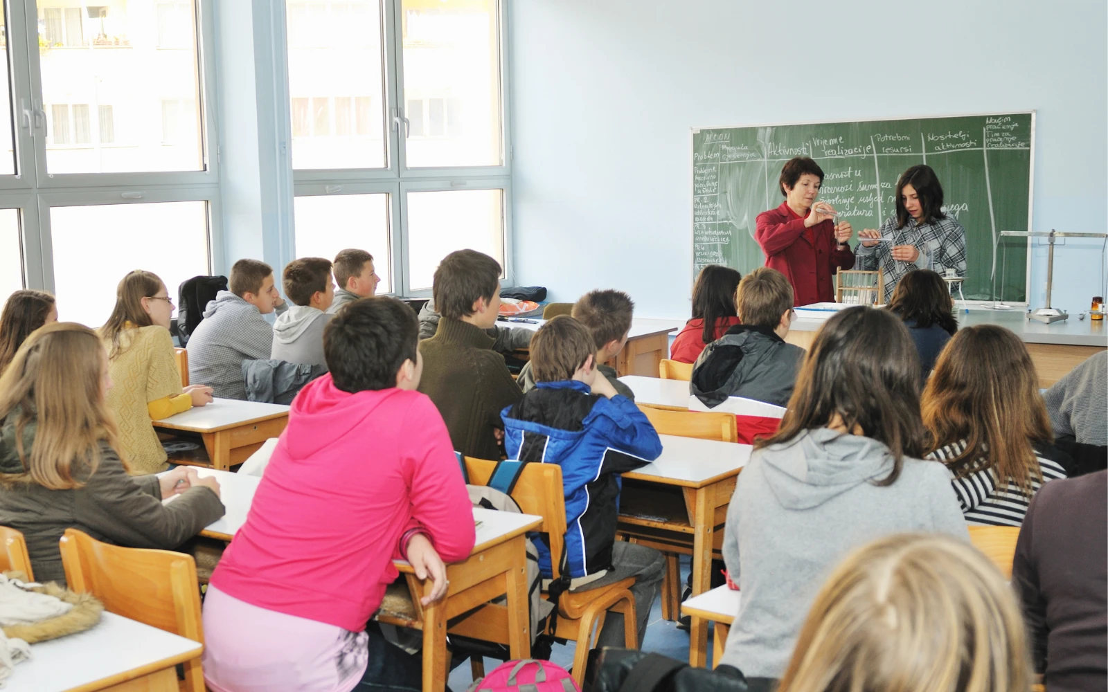 Imagen genérica de un salón de clases?w=200&h=150