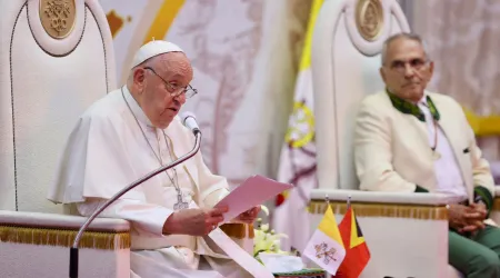 El Papa Francisco se dirige a las autoridades de Timor Oriental.