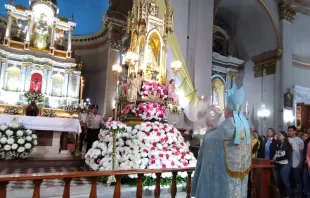 Bajada de la imagen de la Virgen del Valle Crédito: Página de Facebook Prensa Iglesia Catamarca