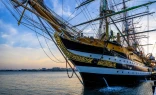 Barco escuela italiano Amerigo Vespucci.