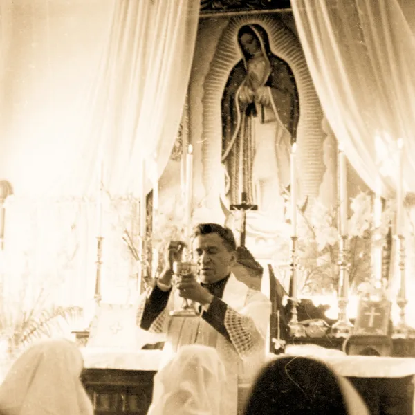 Blessed Moses carrying the Eucharist before the image of the Virgin of Guadalupe (with photographic filter). Credit: Archdiocese of Mexico