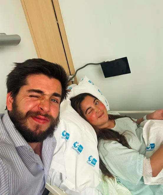 Belén y Emilio desde el hospital. Crédito: Instagram de Belén Domínguez