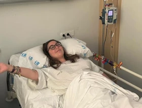 La fe inquebrantable de Belén, joven española que lucha contra un tumor en la médula: “Comulgar es mi mejor medicina”