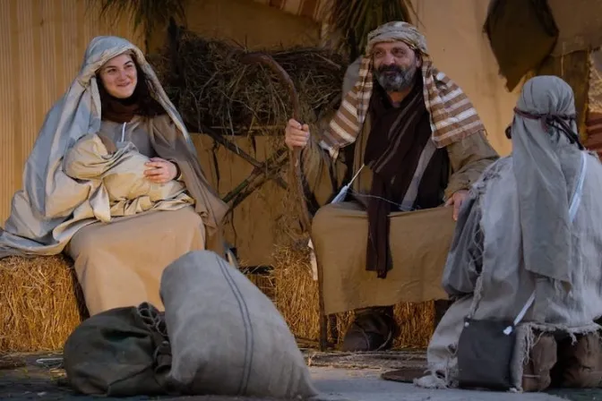 Pesebre viviente recorre las calles de Roma