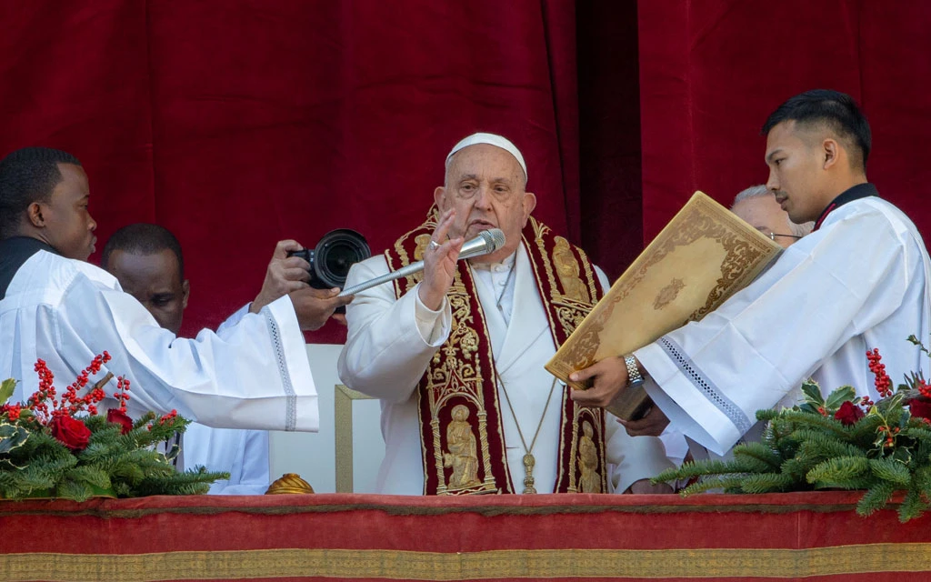 El Papa Francisco imparte la bendición Urbi et Orbi en el Vaticano.?w=200&h=150