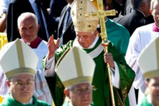 Que la Virgen María sostenga a las familias en el amor, dice el Papa desde Palermo