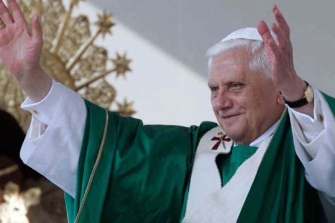 Papa Benedicto XVI 28112024