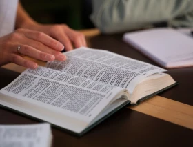 Mes de la Biblia: México avanza en traducción de la Biblia a lenguas indígenas