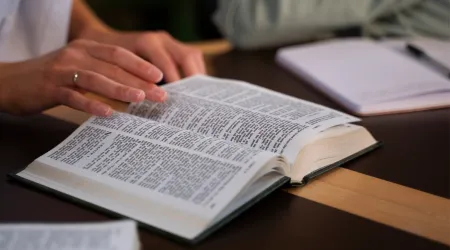 Mes de la Biblia: En México traducen Biblia a lenguas indígenas