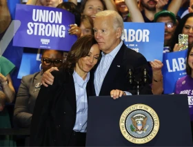 Biden dijo Kamala Harris tiene la “brújula moral de una santa” y provoca críticas de teólogos