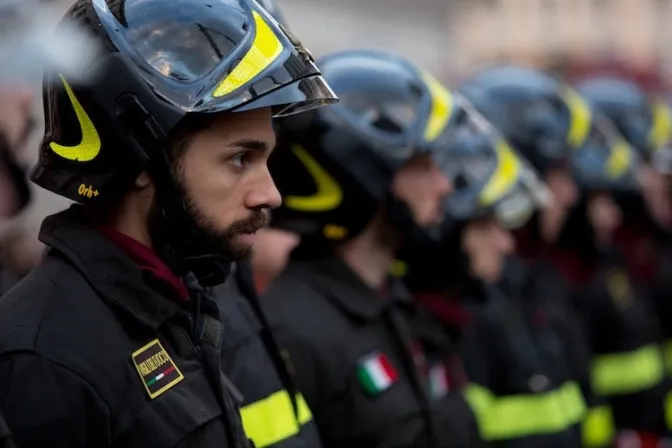 El Papa Francisco reza para que los bomberos no tengan trabajo