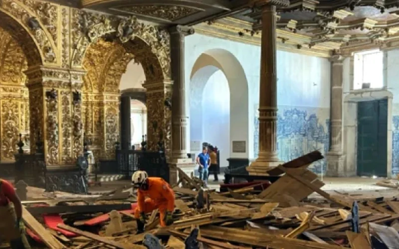 Desplome del techo de una emblemática iglesia deja un muerto y cinco heridos en Brasil