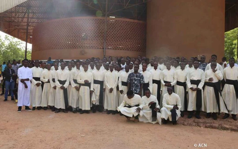 Las vocaciones sacerdotales aumentan en Burkina Faso pese al terrorismo musulmán